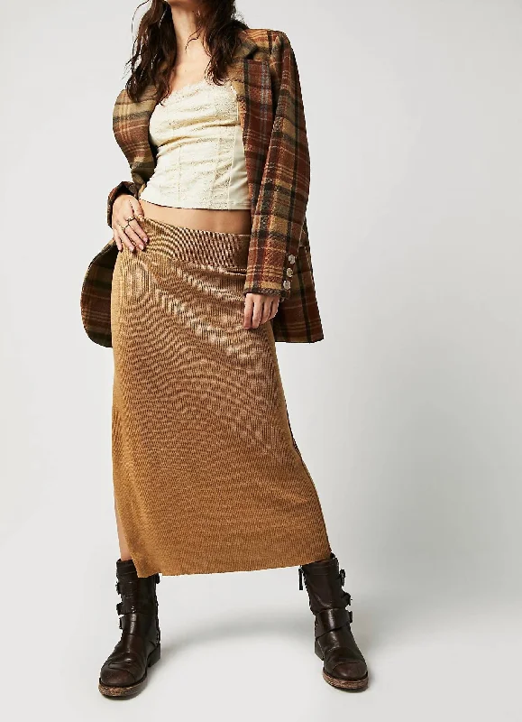 Golden Hour Midi Skirt In Apple Pie Combo